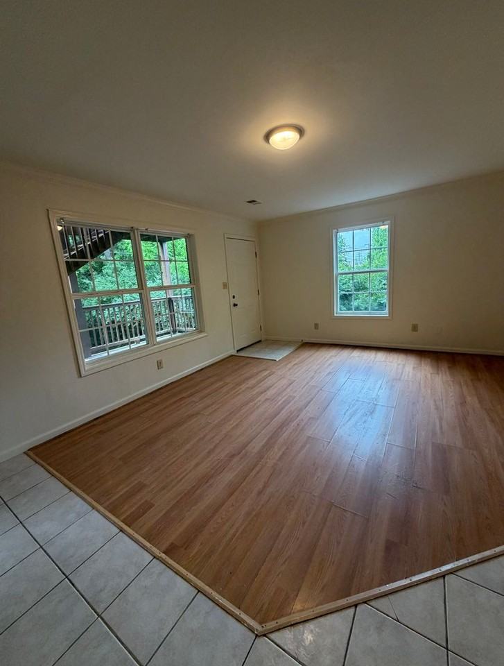 137 Macey Ave - Photo 2 of 10