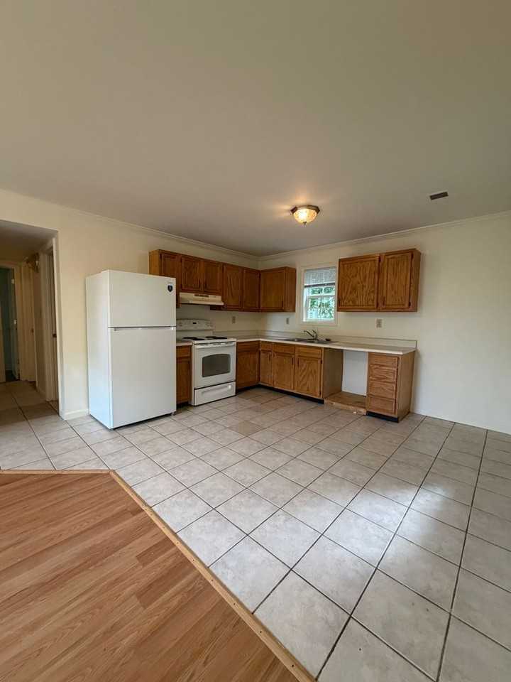 137 Macey Ave - Photo 3 of 10