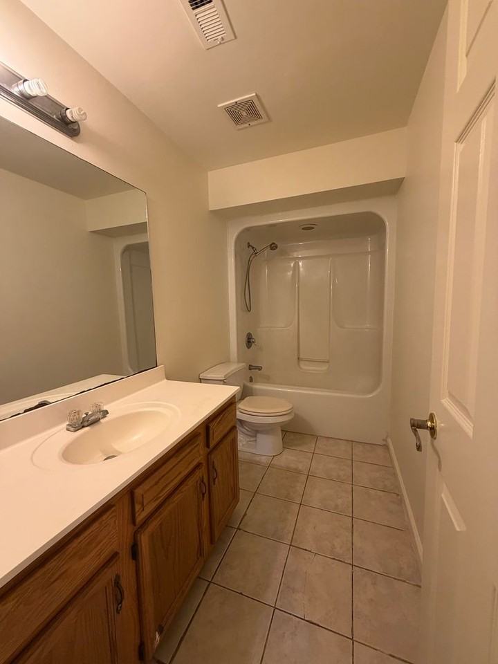 137 Macey Ave - Photo 4 of 10