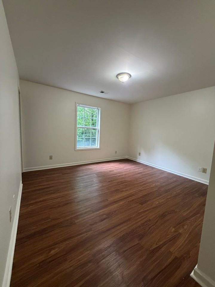 137 Macey Ave - Photo 5 of 10