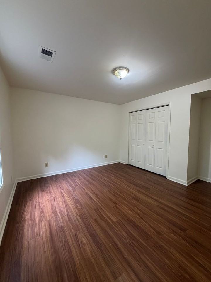 137 Macey Ave - Photo 6 of 10