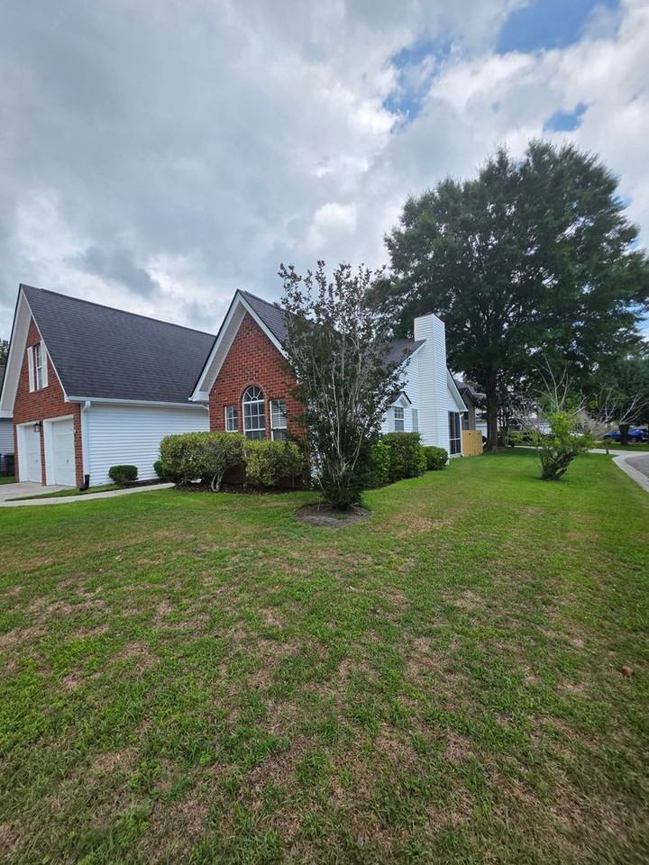 123 Toura Ln - Photo 3 of 27