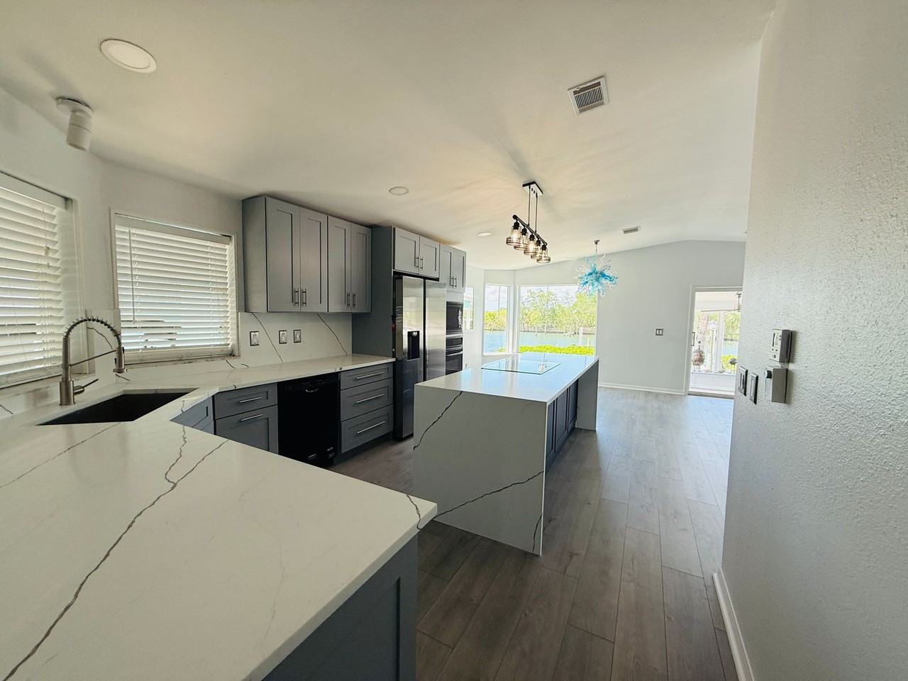 4851 4851 W. Gandy Blvd. Canal 5 - Photo 3 of 50