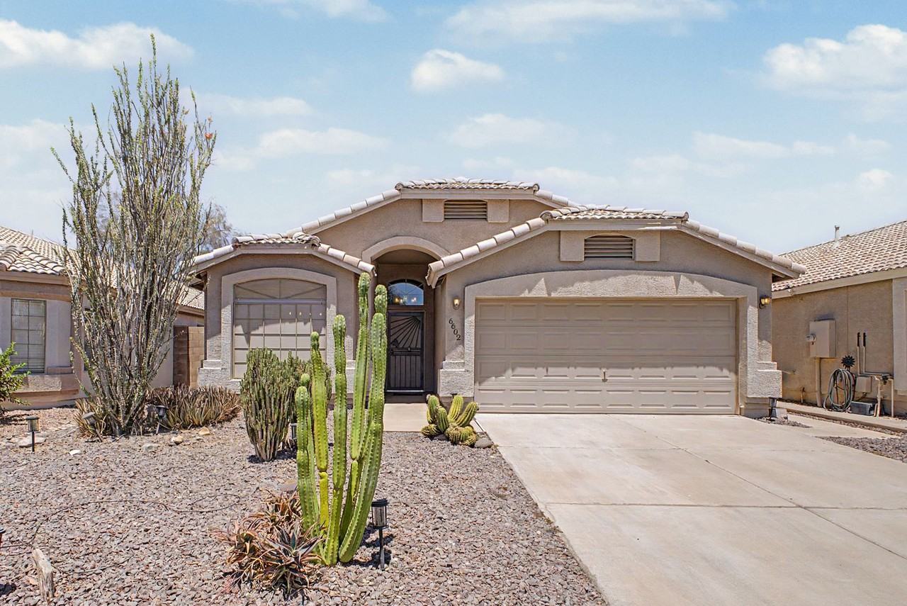 6602 W Desert Hollow Dr - Photo 2 of 37
