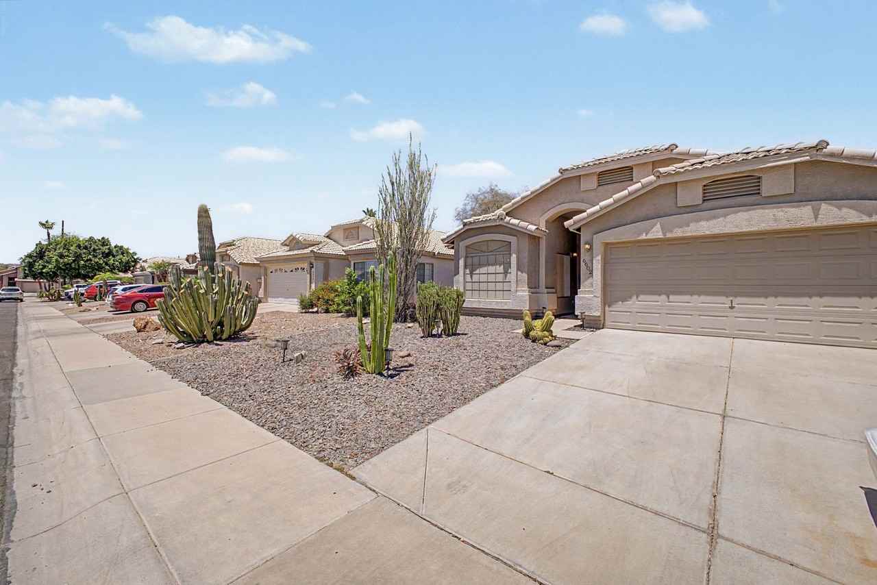 6602 W Desert Hollow Dr - Photo 3 of 37