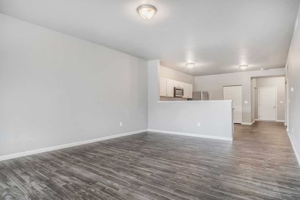 611 W Marion St #8 - Photo 7 of 23