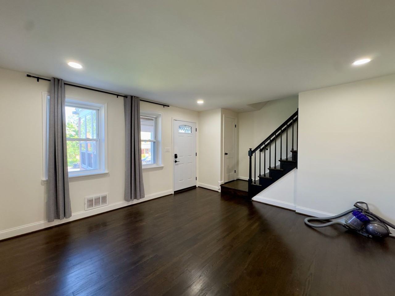 7319 Conley St - Photo 2 of 30