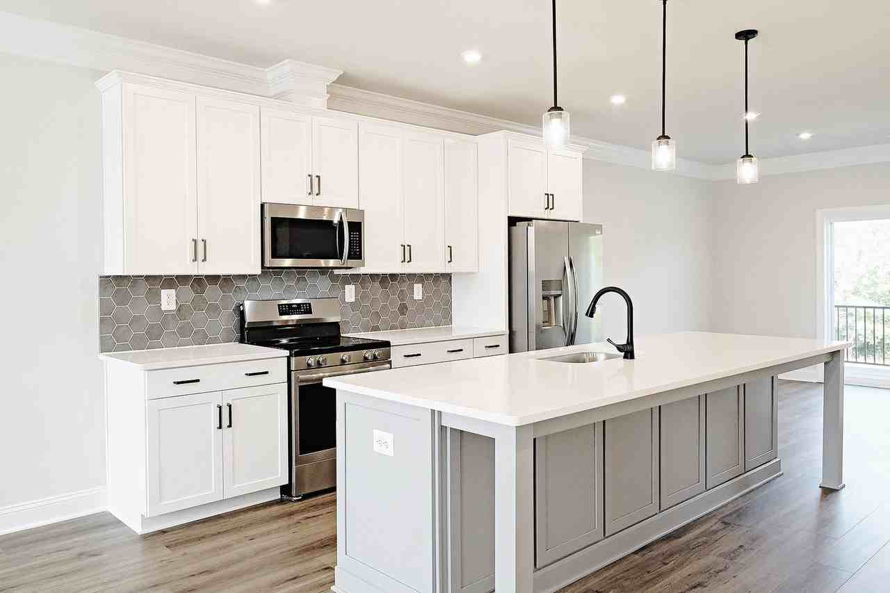 2225 Leeham St #A - Photo 3 of 17