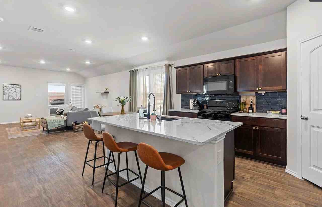 124 Brody Ln - Photo 3 of 19