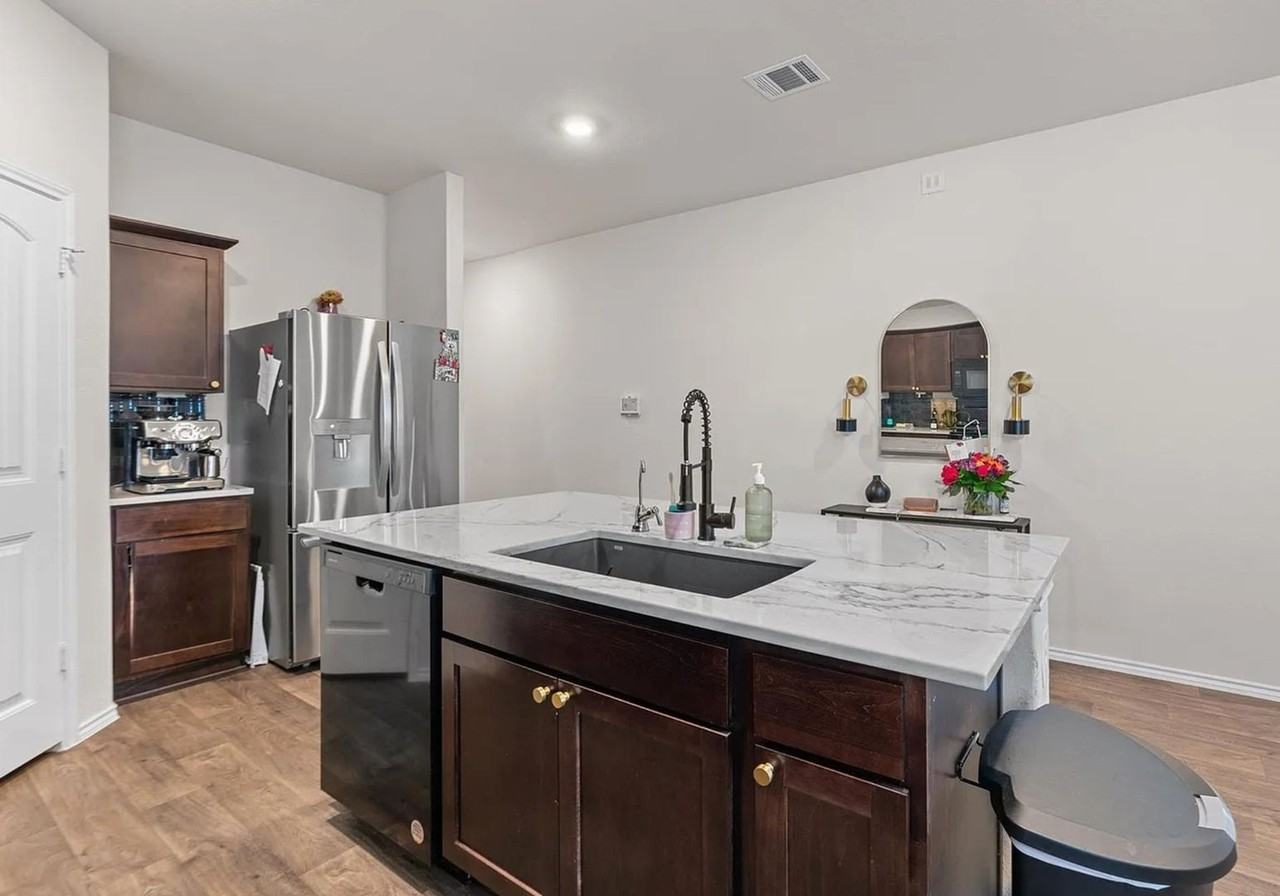 124 Brody Ln - Photo 4 of 19