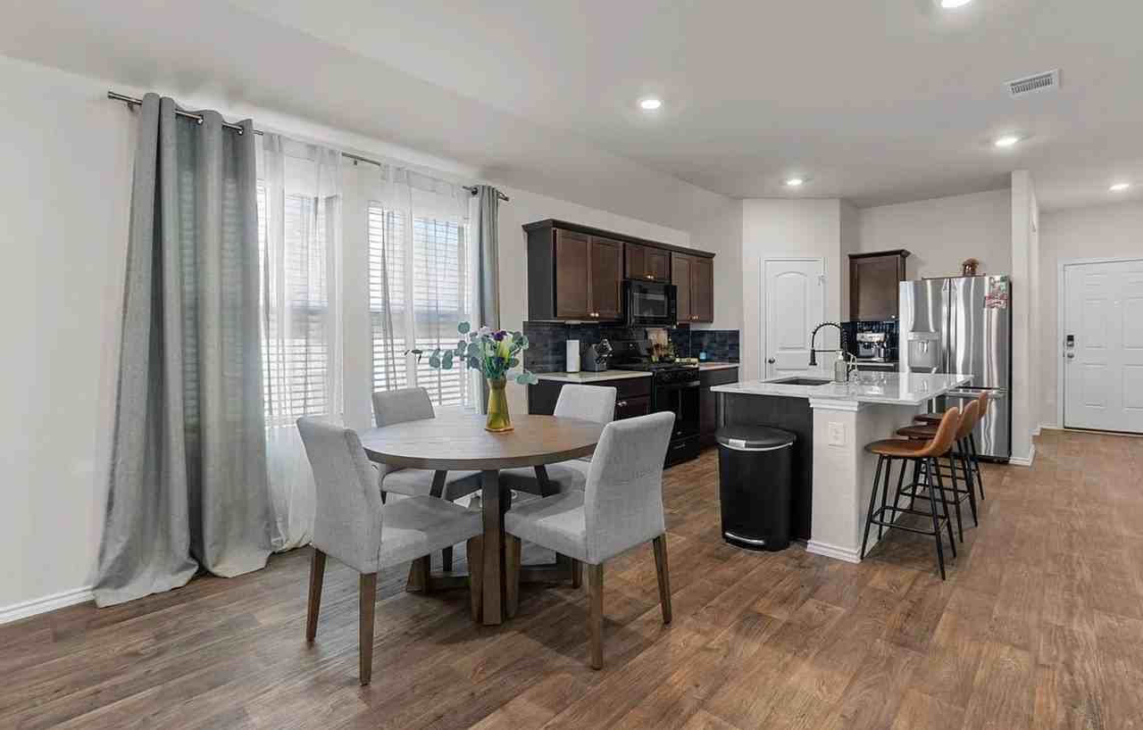 124 Brody Ln - Photo 6 of 19