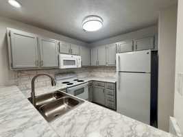 featured image of 1882 Tryon Dr #4