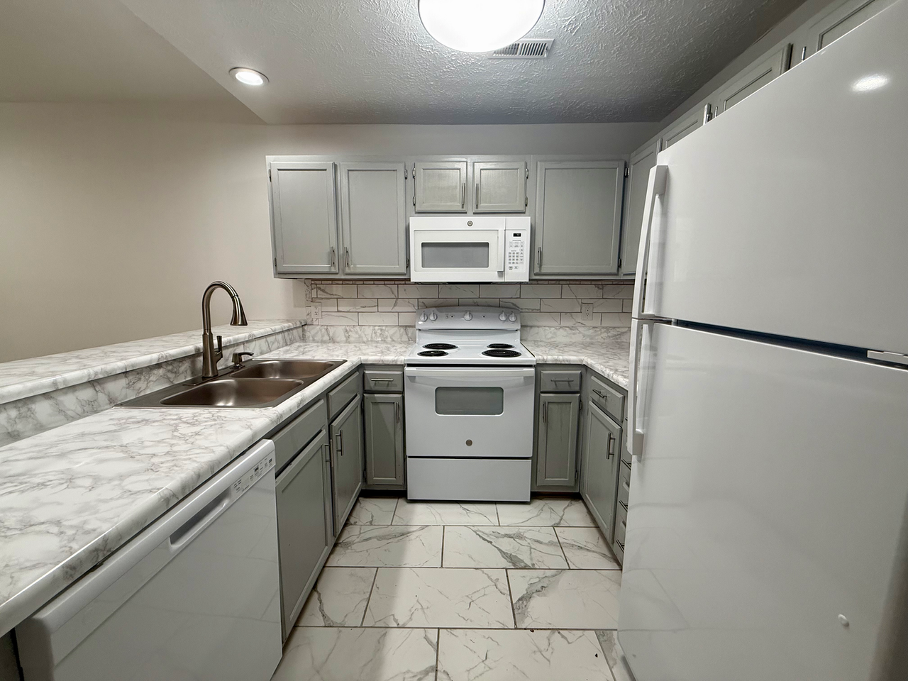 1882 Tryon Dr #4 - Photo 7 of 19