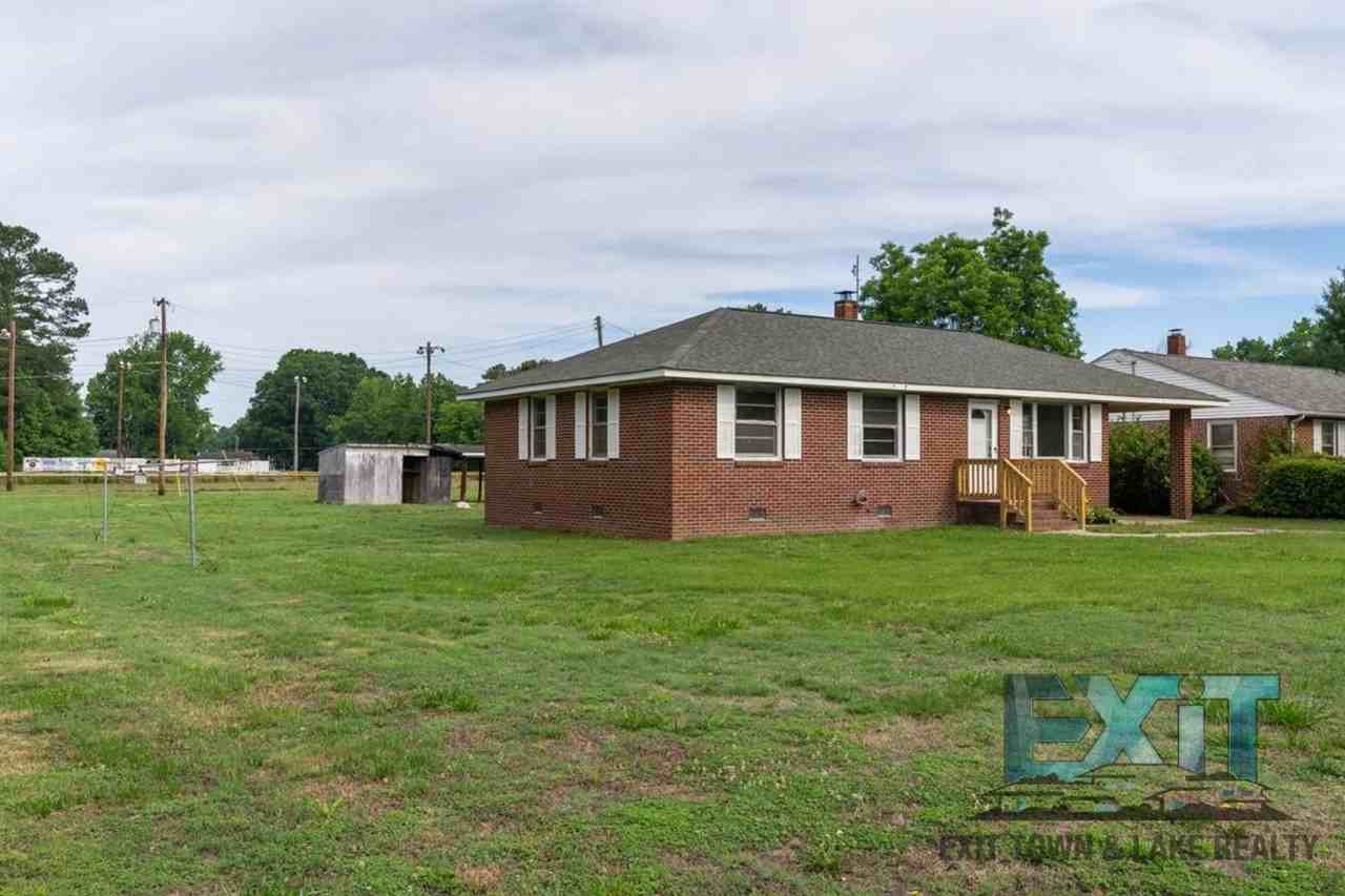 309 1st St - Photo 4 of 20