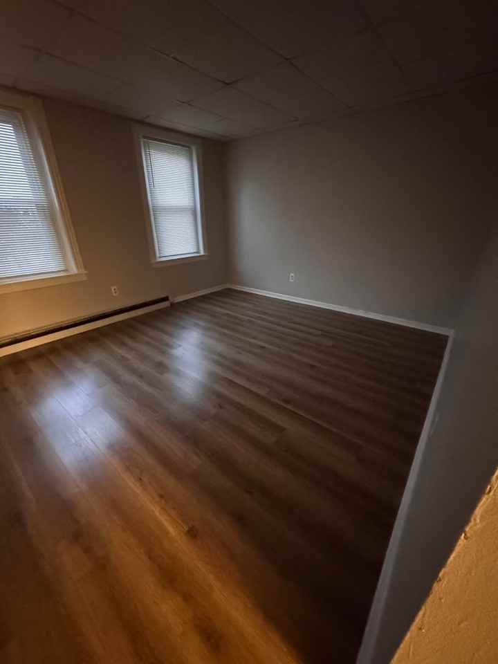 638 Atlantic St - Photo 2 of 7