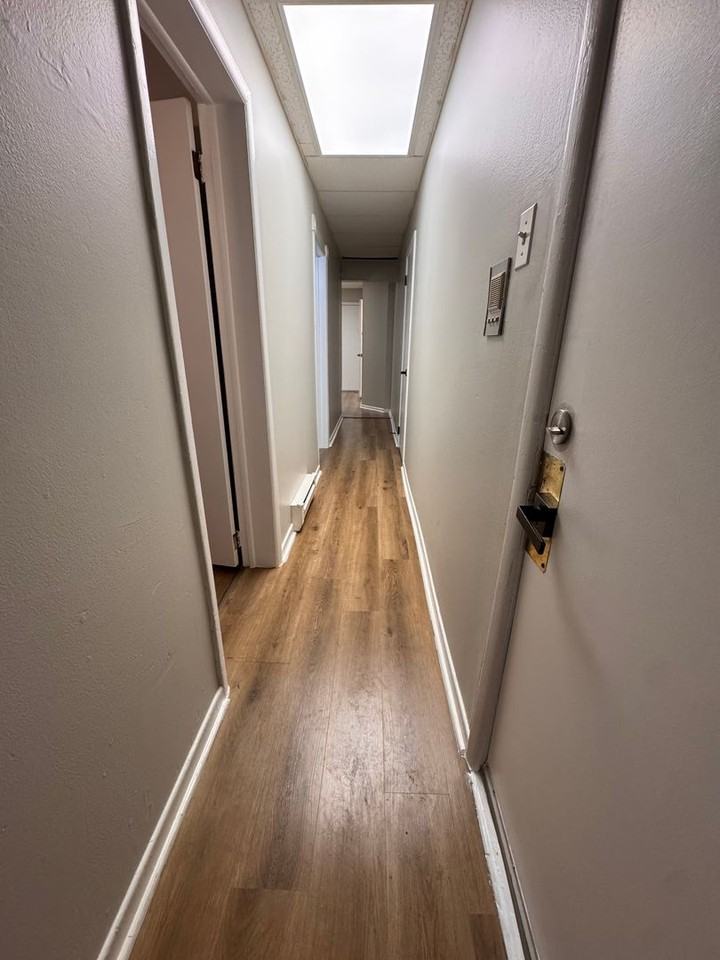 638 Atlantic St - Photo 4 of 7