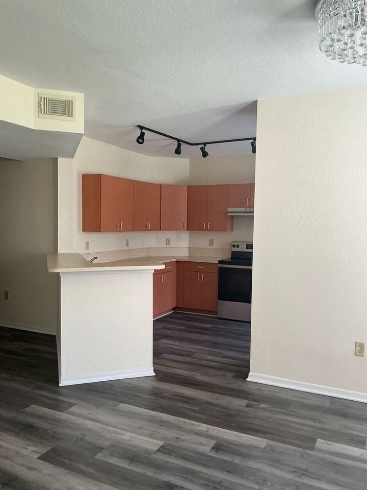 168 Sw Peacock Blvd #35-103 - Photo 4 of 12