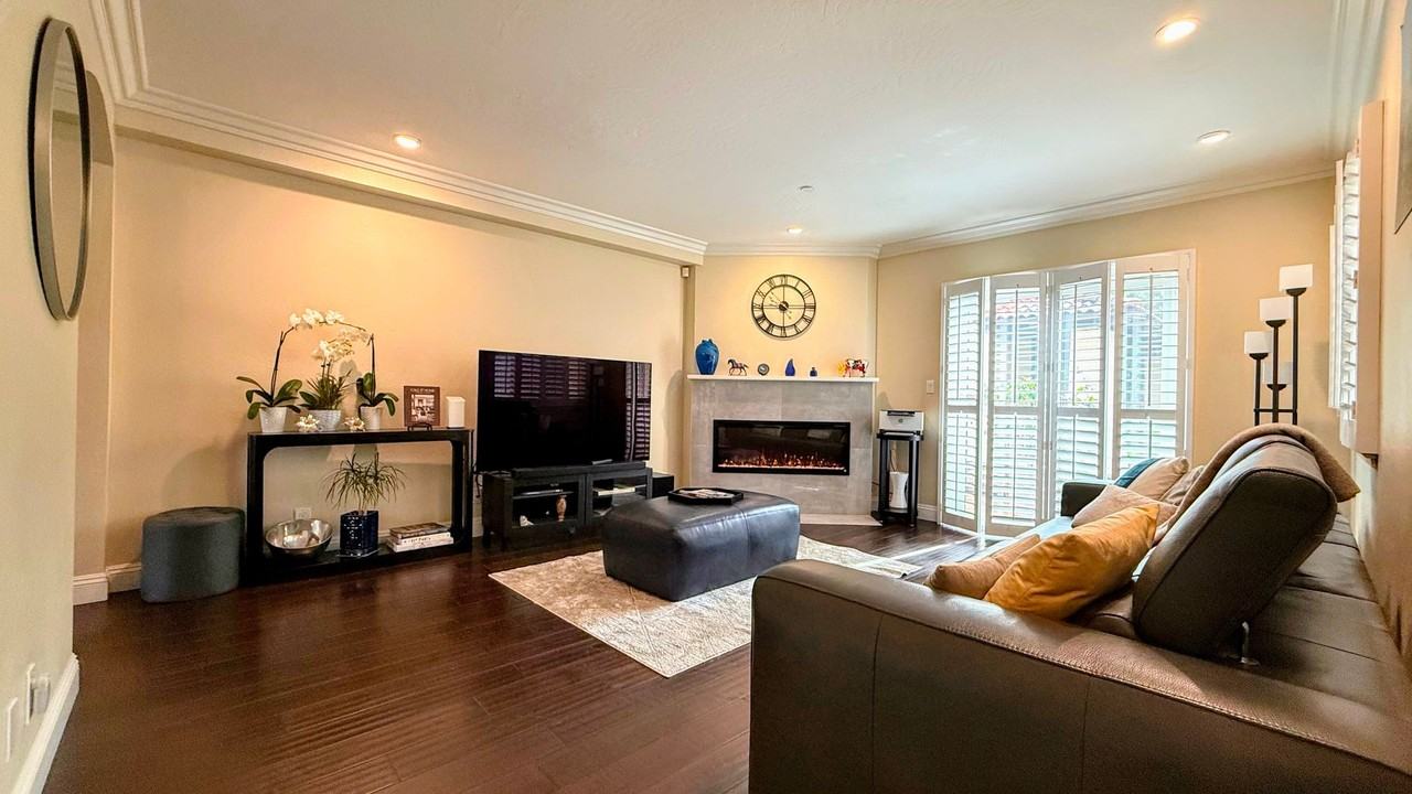 430 Lassen St - Photo 6 of 17