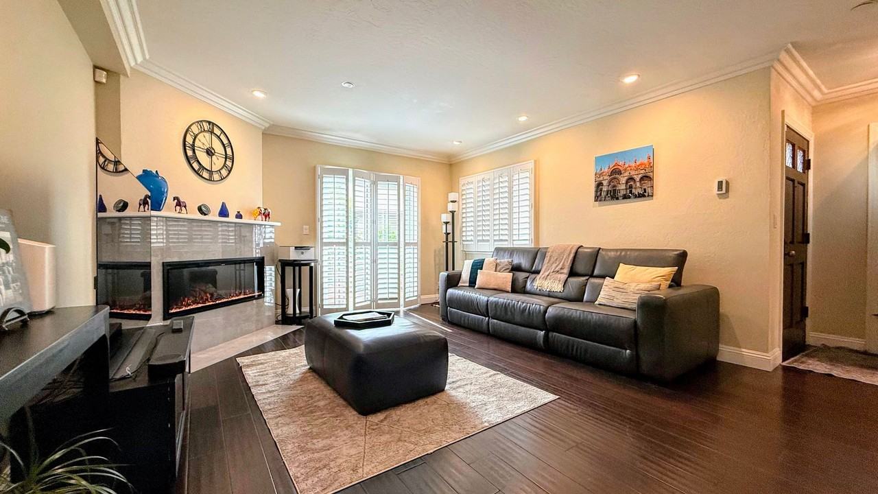 430 Lassen St - Photo 7 of 17