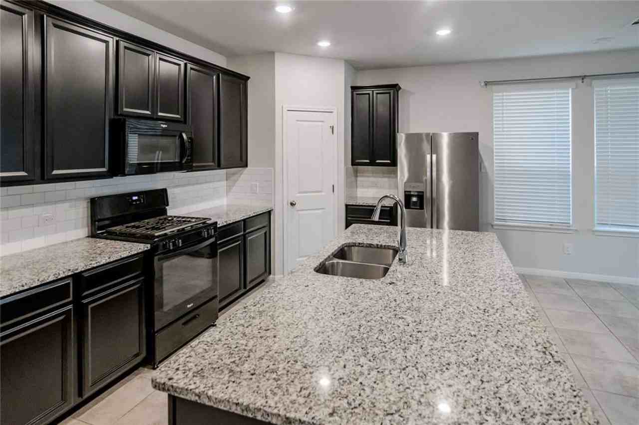 5713 Pleasanton Pkwy - Photo 4 of 13
