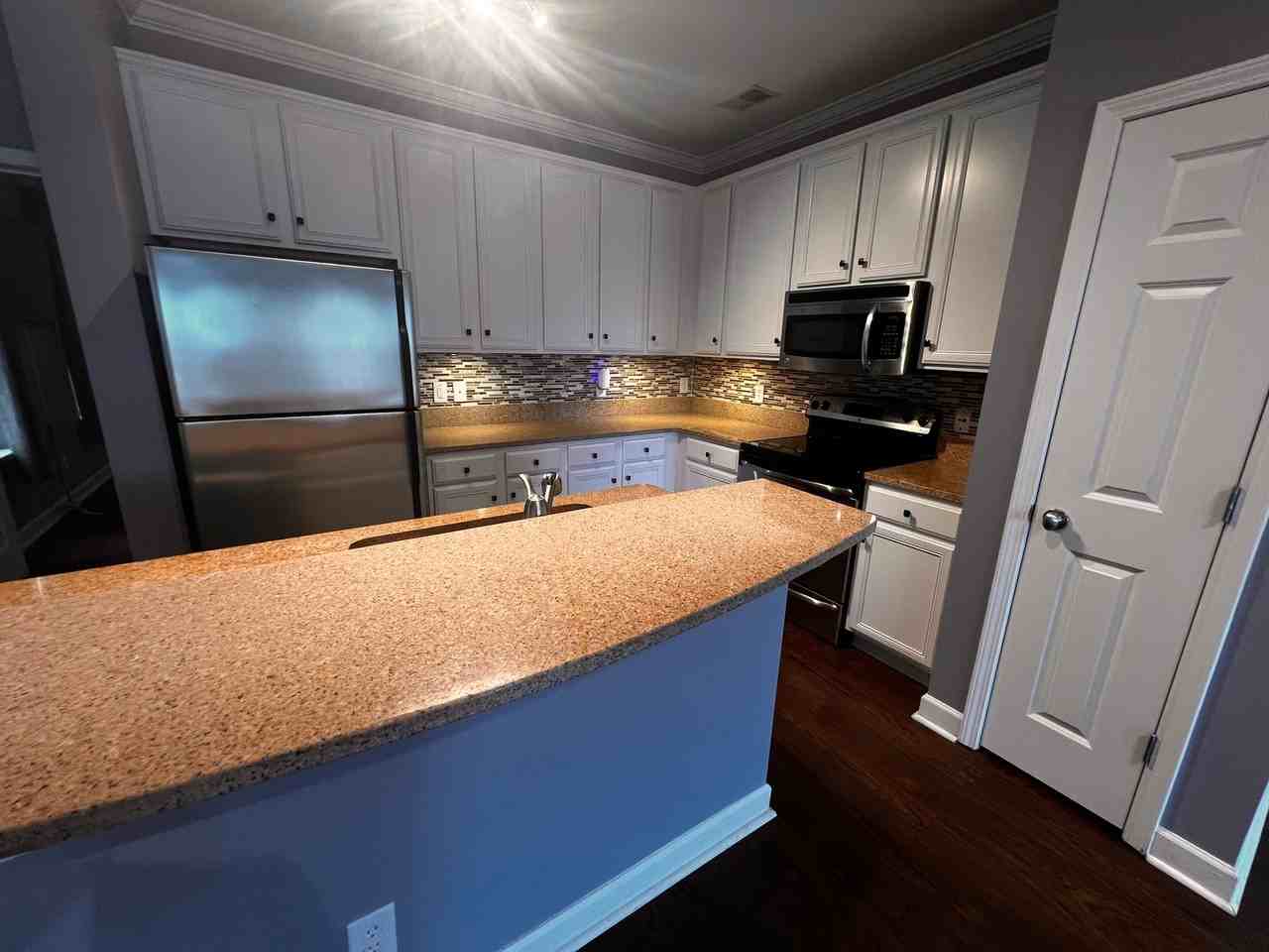 3512 Alexandria Ave - Photo 6 of 36