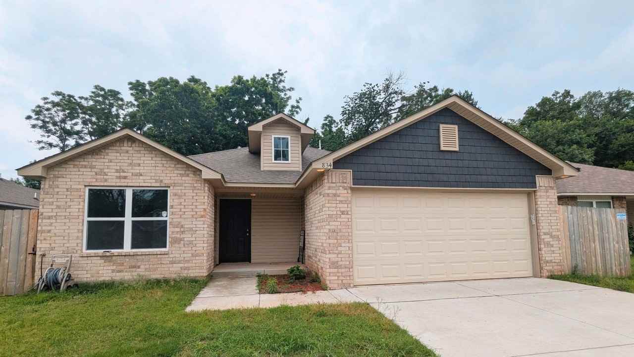 834 Highgarden Cir - Photo 2 of 15
