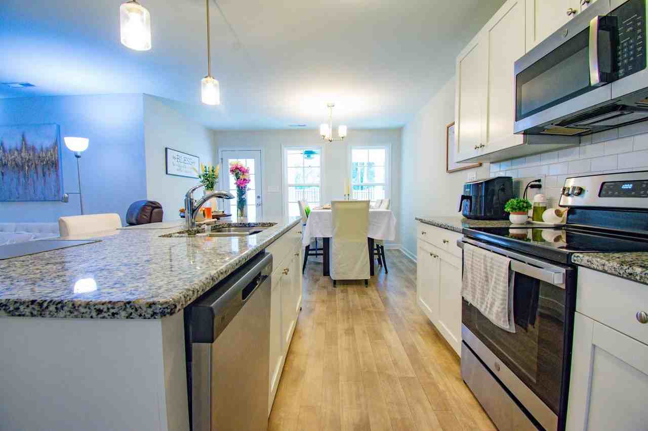 1733 Ragsdale Rd - Photo 7 of 21