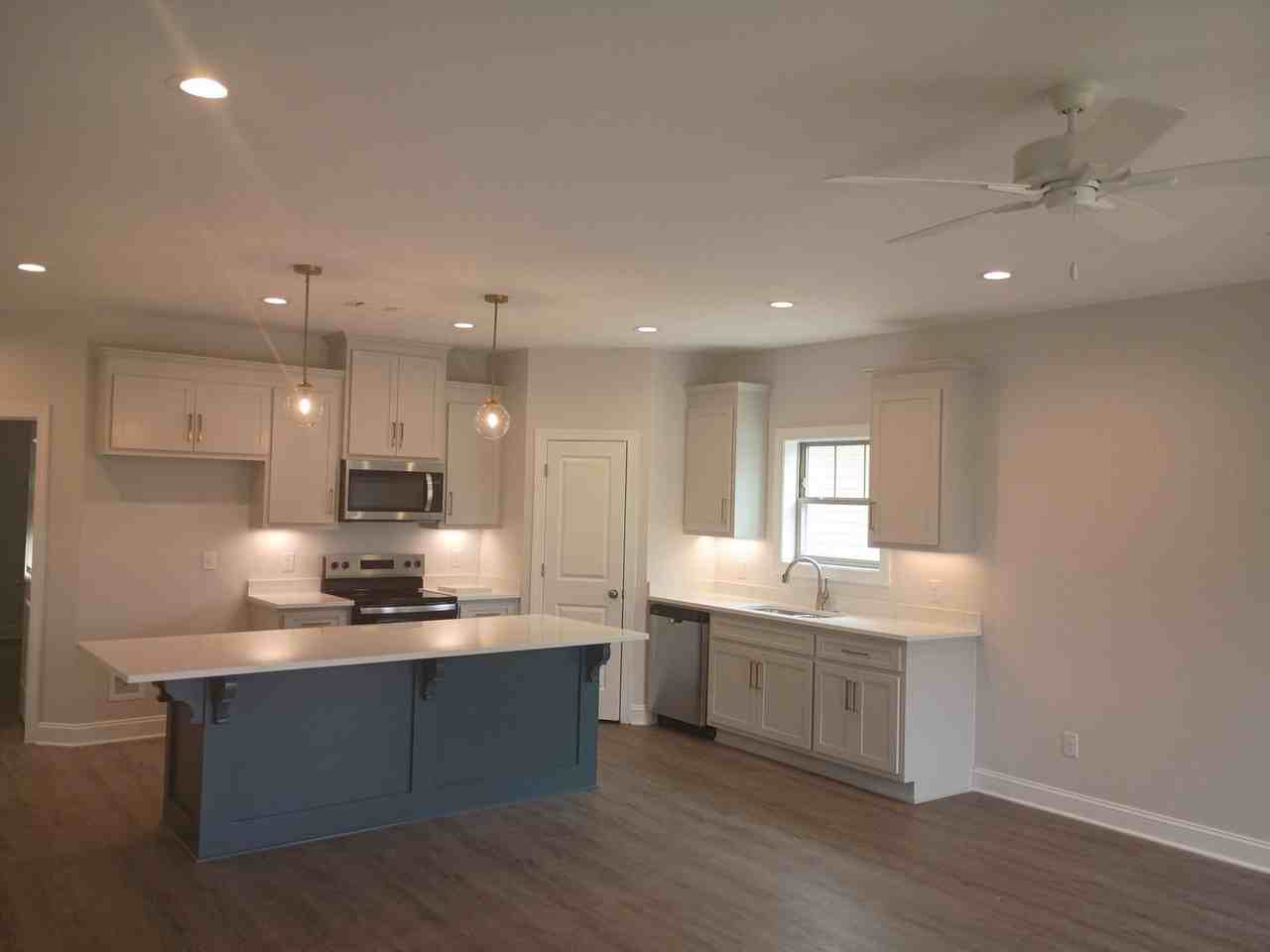2414 6th St E - Photo 3 of 19