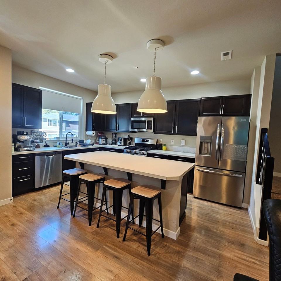 2444 Seringa Ave - Photo 3 of 14