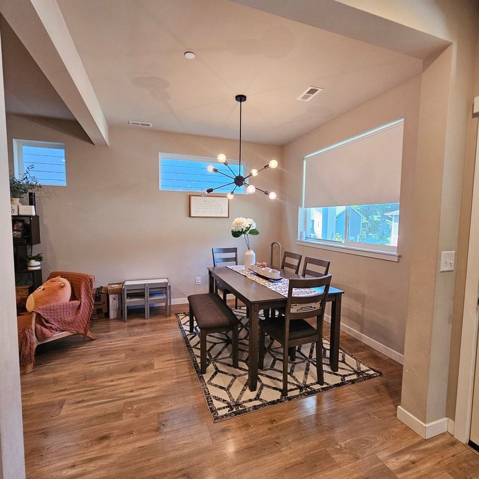 2444 Seringa Ave - Photo 4 of 14