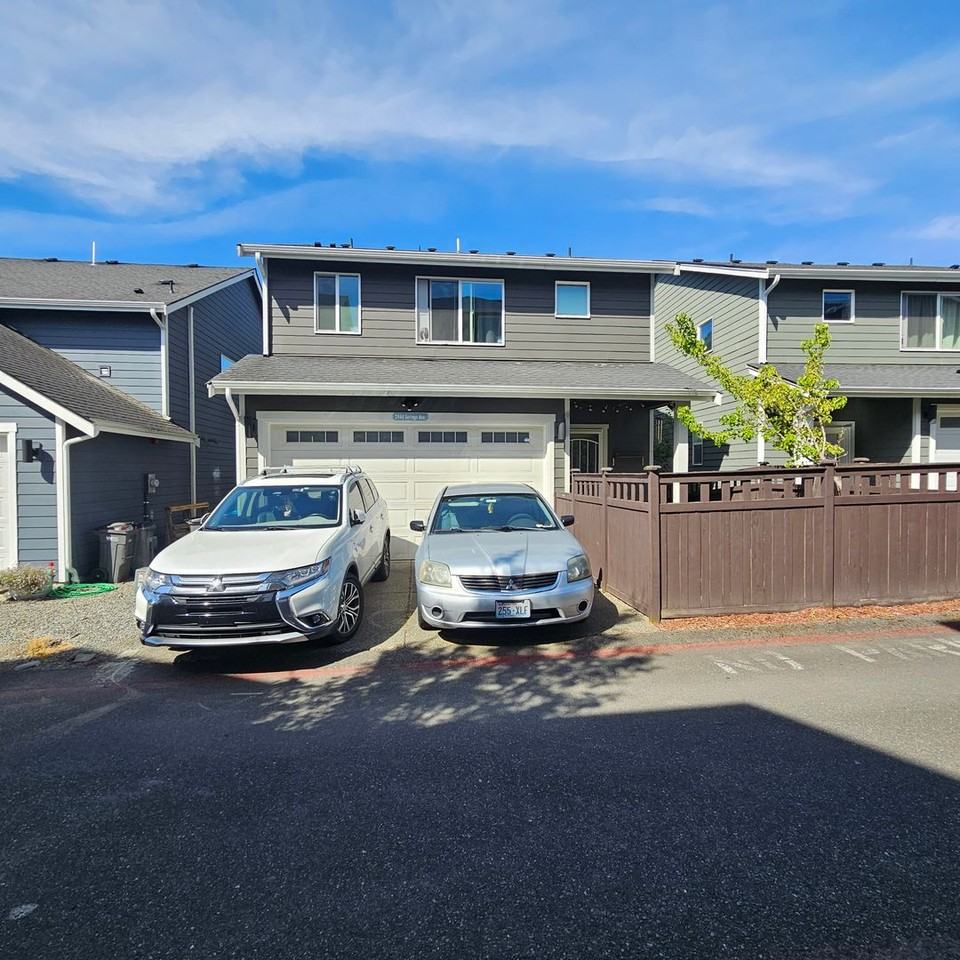 2444 Seringa Ave - Photo 3 of 21