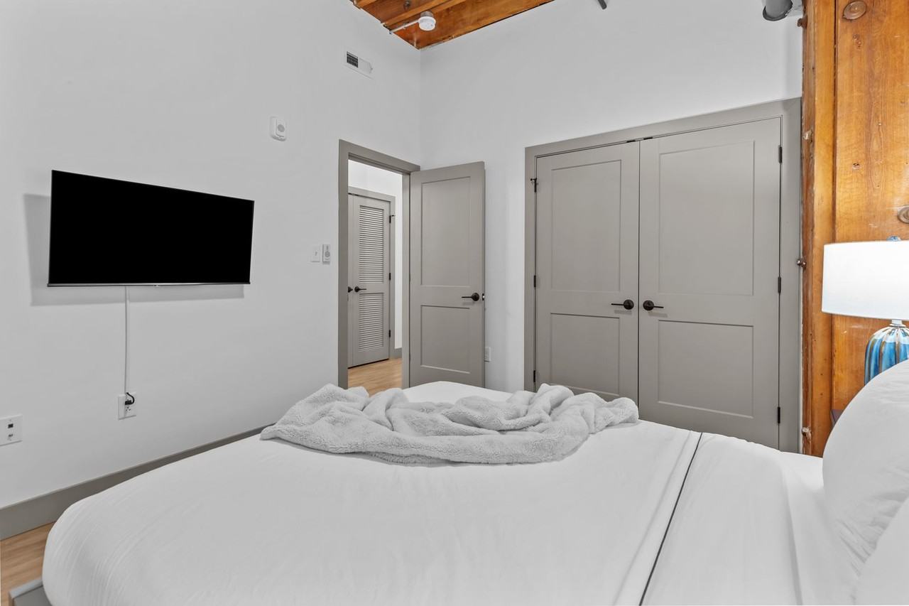 618 N 2nd St - Photo 6 of 22