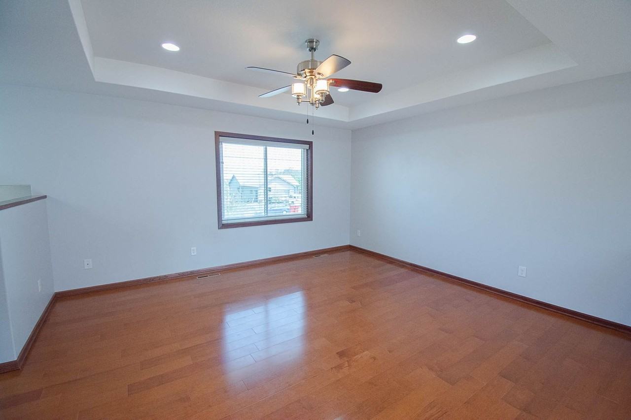 6143 39th Ave Nw - Photo 2 of 31