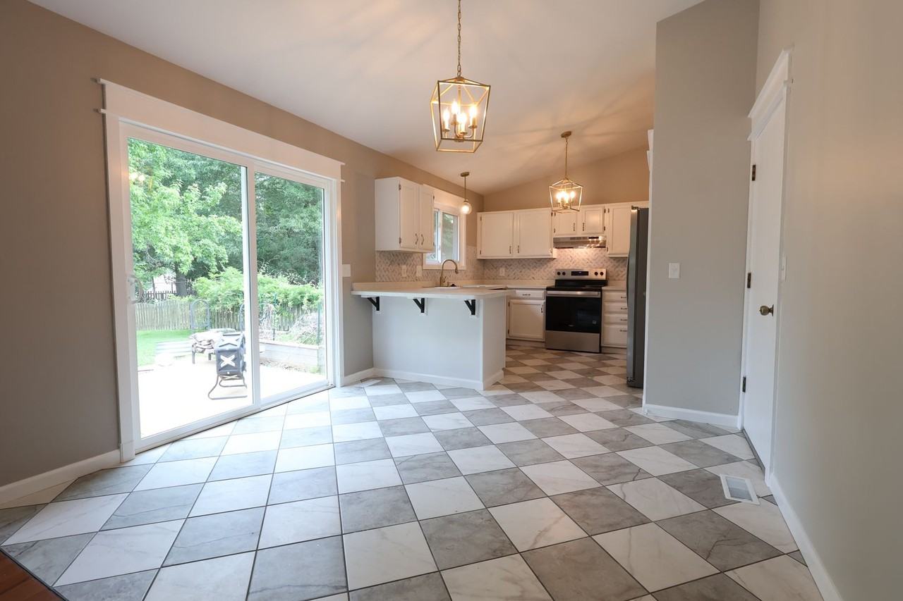 622 Rustic Valley Dr - Photo 2 of 44