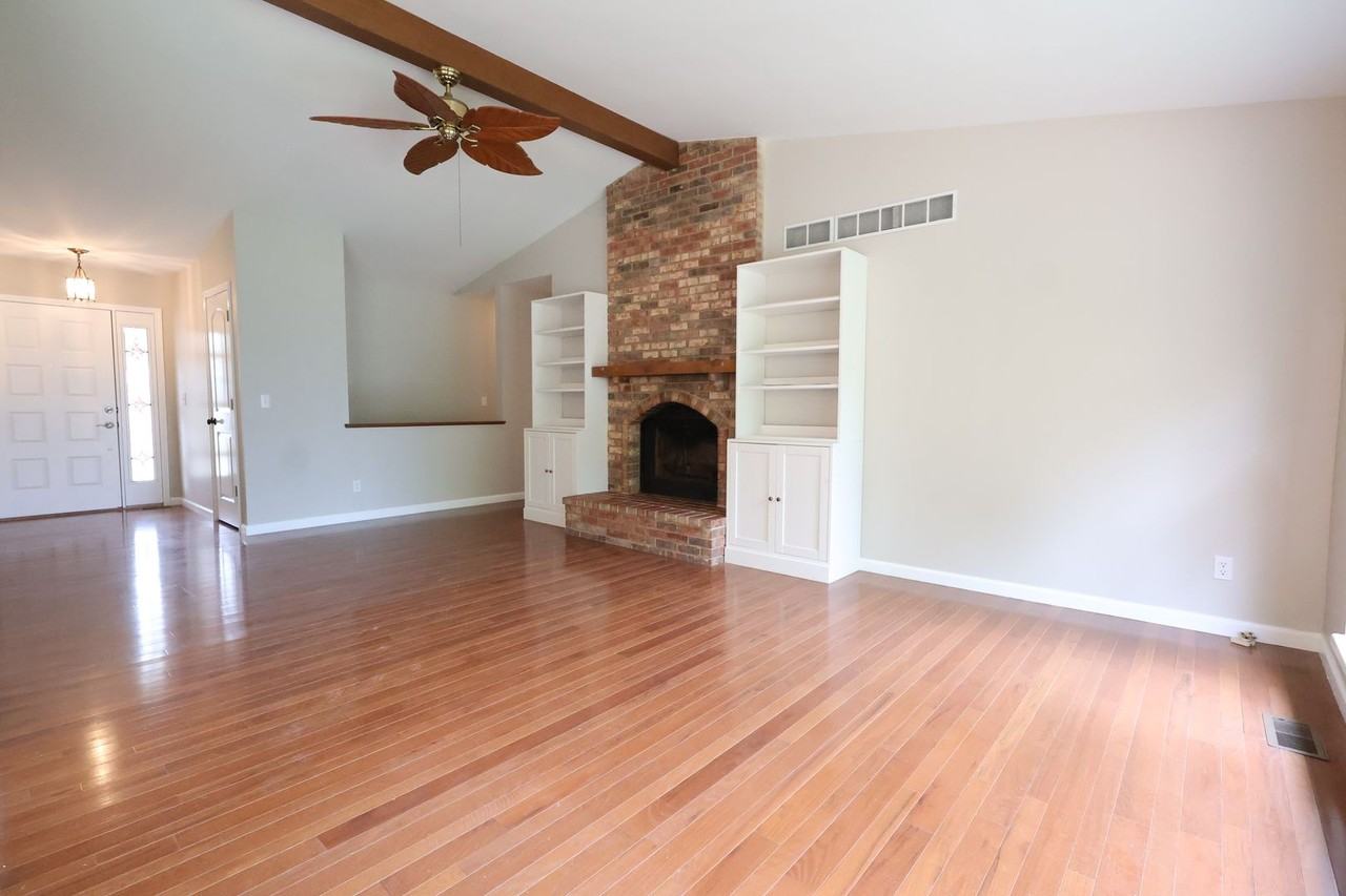 622 Rustic Valley Dr - Photo 7 of 44