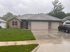 featured image of 652 W Brook Hollow Rd