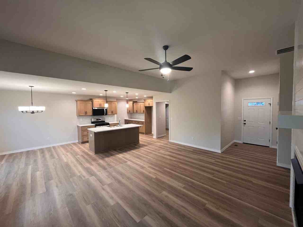 652 W Brook Hollow Rd - Photo 3 of 16