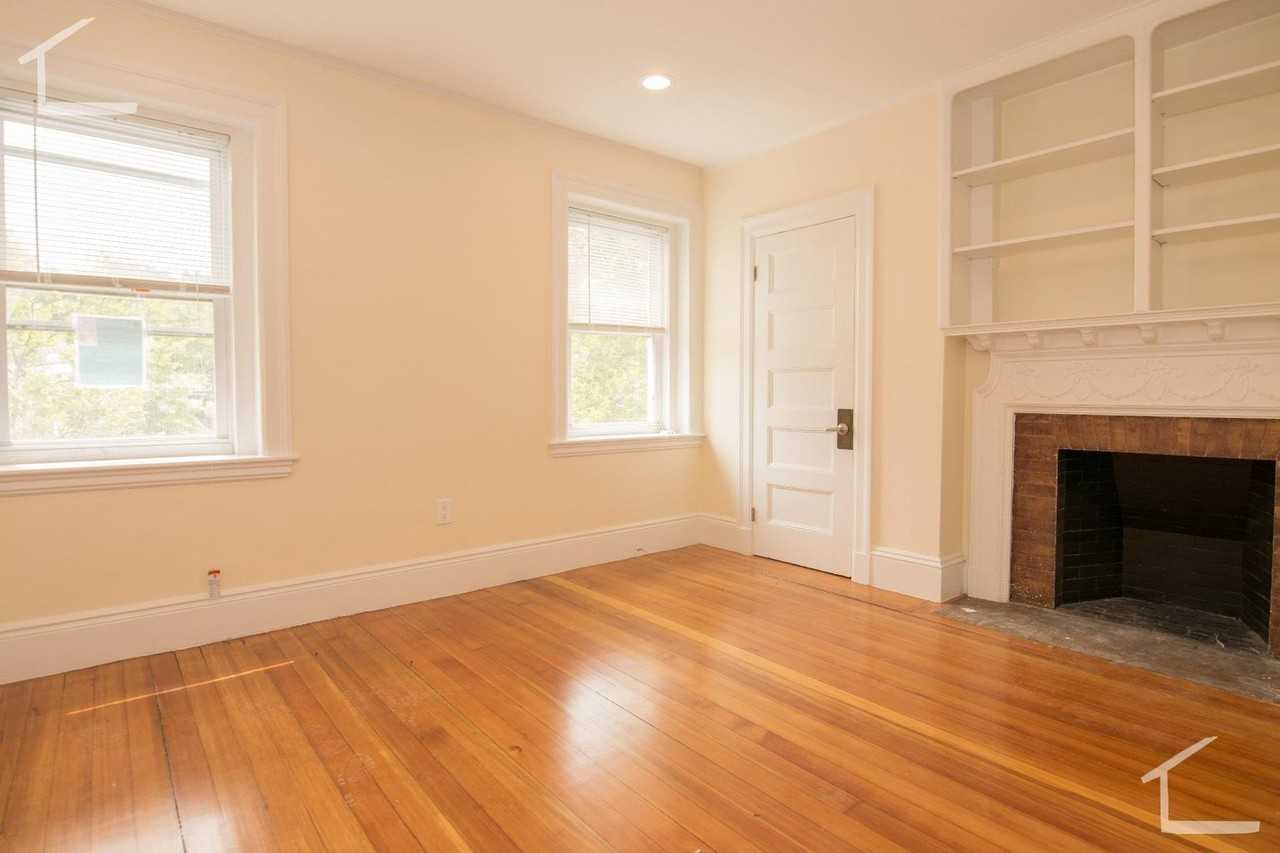 1588 Beacon St - Photo 2 of 18