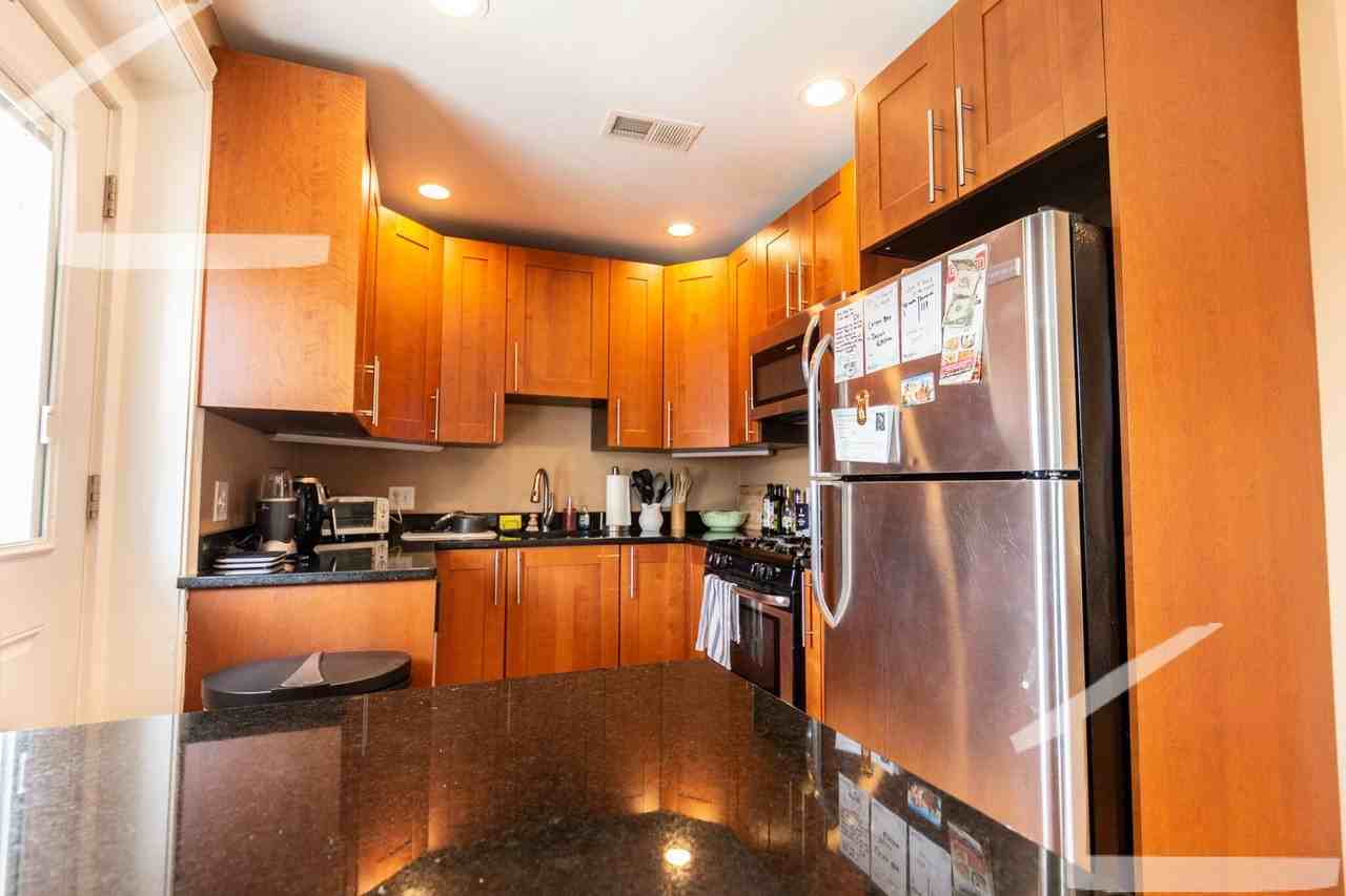 42 Linden St - Photo 6 of 15