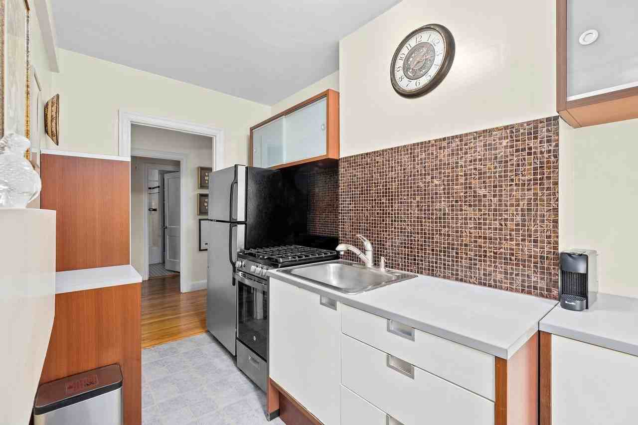 12 Kilsyth Rd