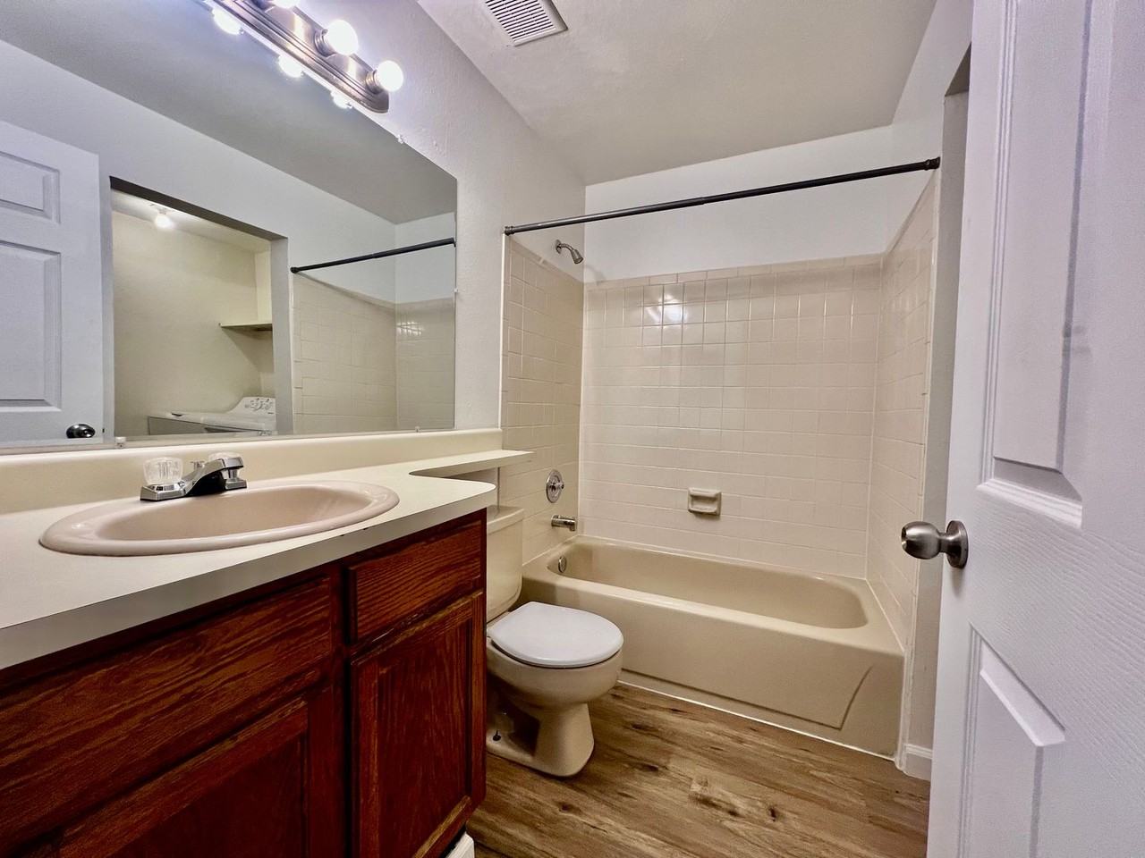 18073 E Ohio Ave - Photo 6 of 21