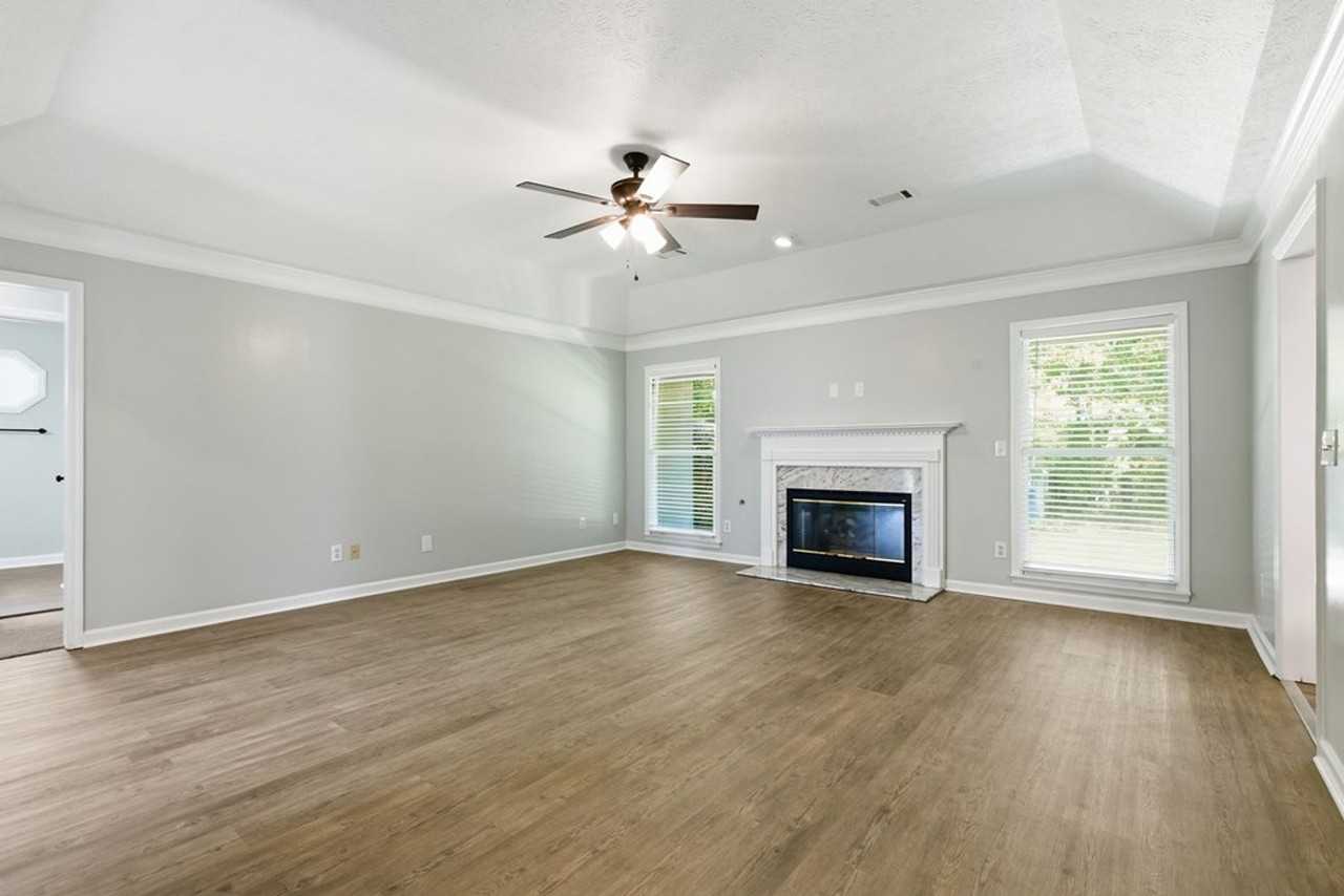 867 Lismore Dr - Photo 4 of 27
