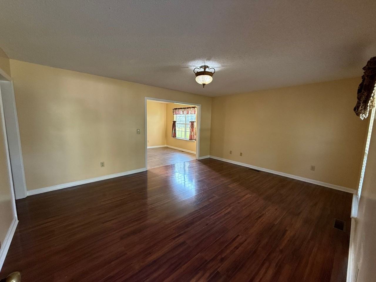 314 Beverly St - Photo 2 of 15