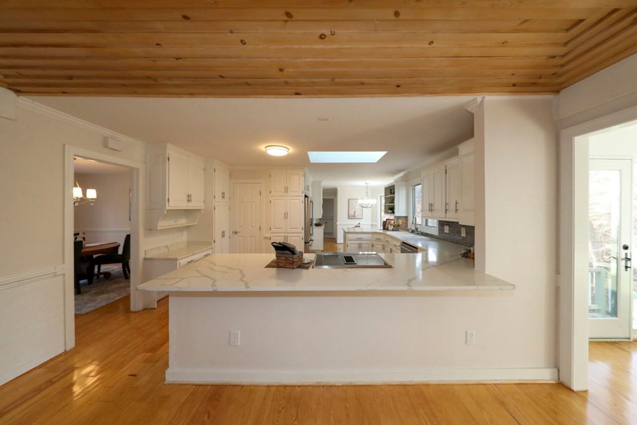 208 Fairfax Way - Photo 3 of 50