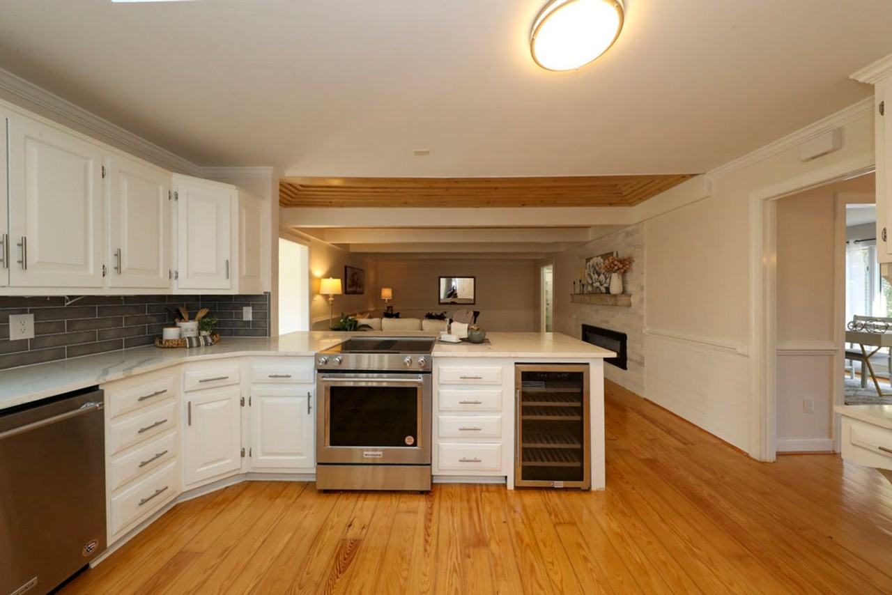 208 Fairfax Way - Photo 4 of 50