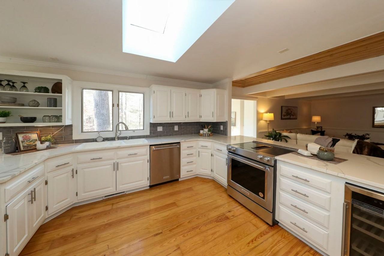 208 Fairfax Way - Photo 5 of 50