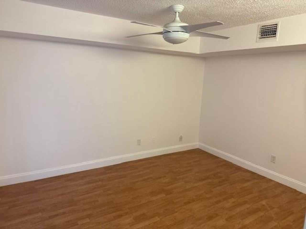 1210 Sw 118th Ter - Photo 4 of 15