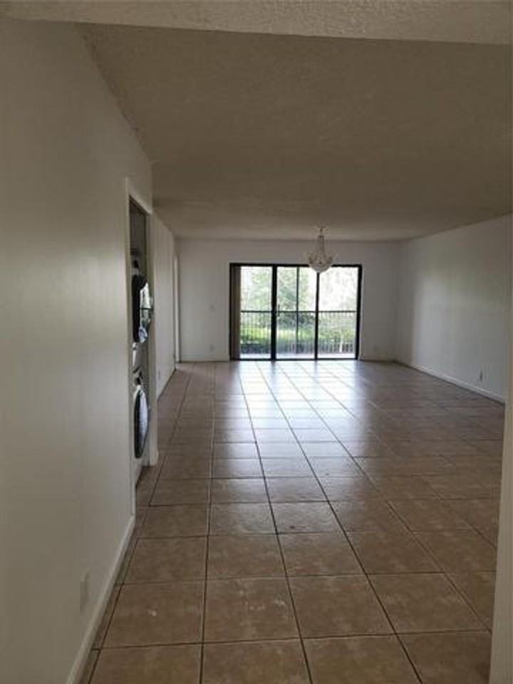 390 Racquet Club Rd - Photo 3 of 10