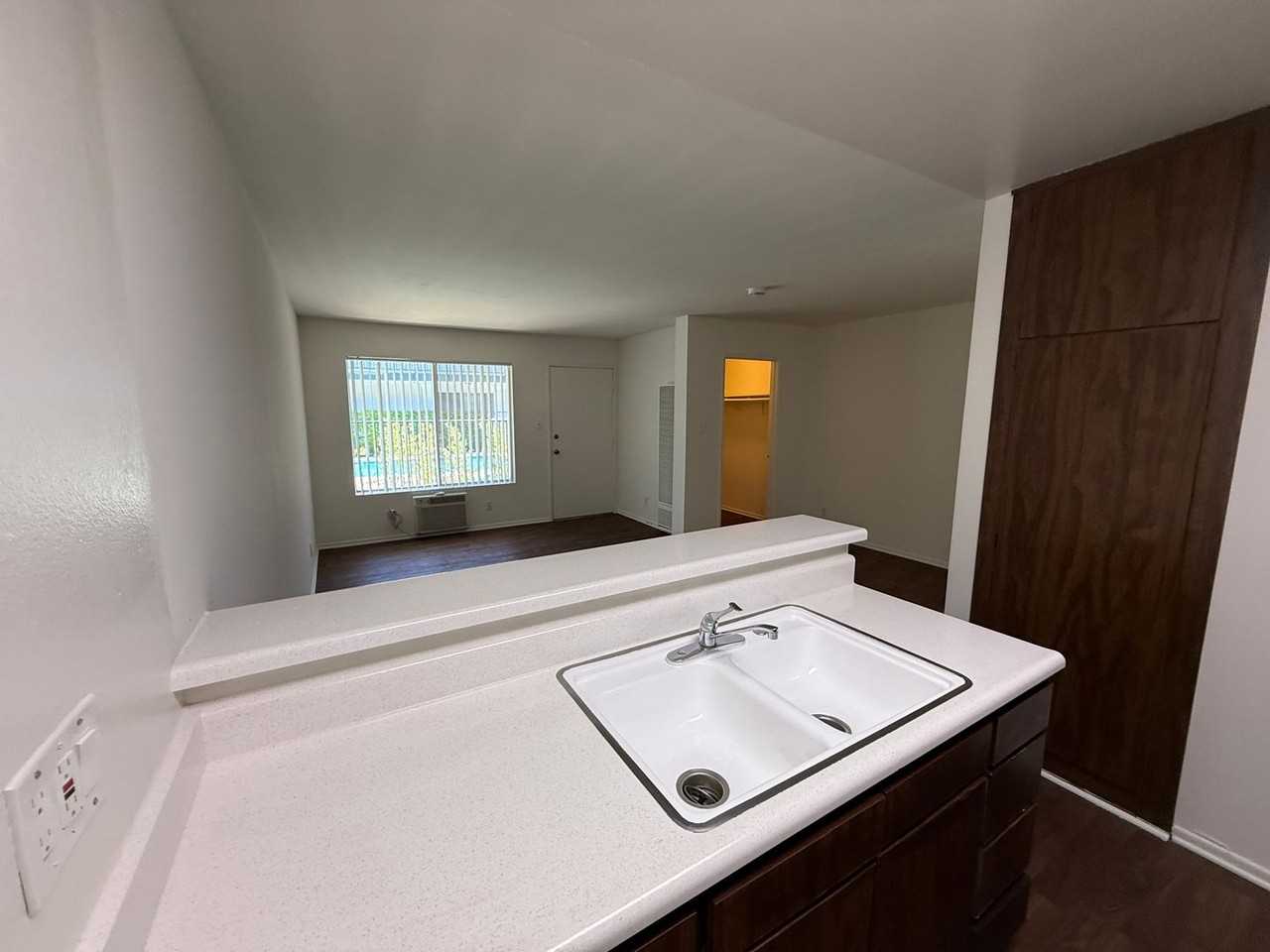Gateway Tarzana Apartments - Photo 2 of 7