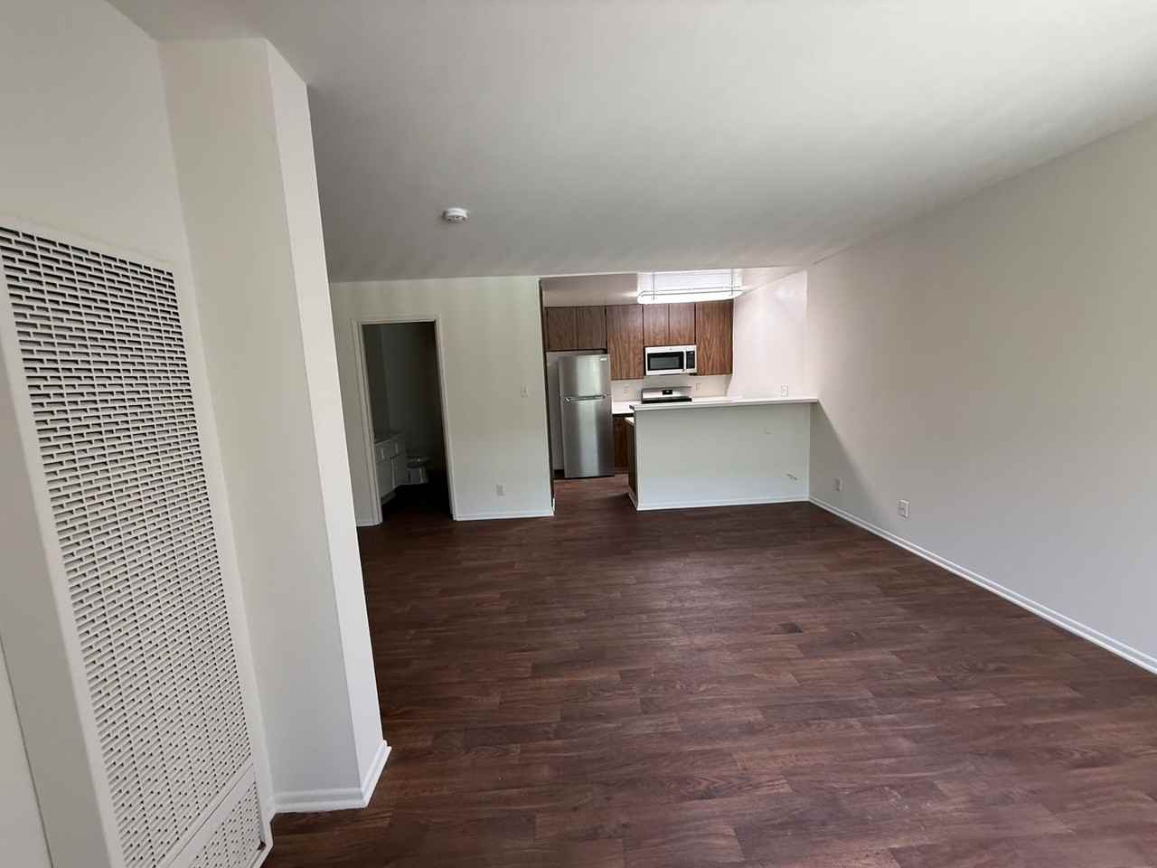 Gateway Tarzana Apartments - Photo 7 of 7